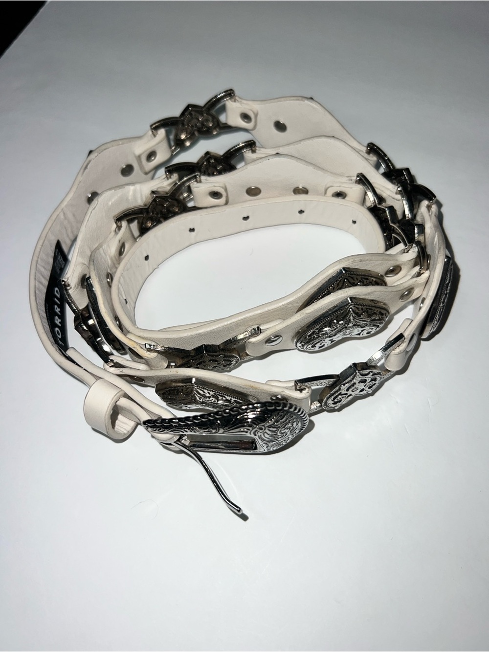 Torrid White Faux Leather Western Heart Concho Belt Size 3 Silver Filigree Buckl